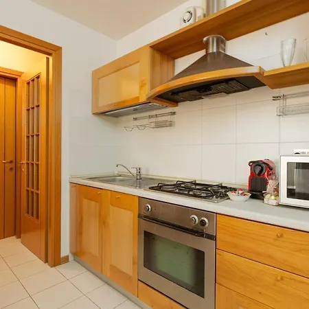 Apartamento L'angolo Fiorito Con Terrazza E In Pieno Centro Grado