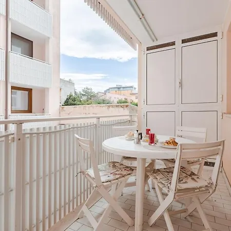 L'angolo Fiorito Con Terrazza E In Pieno Centro *